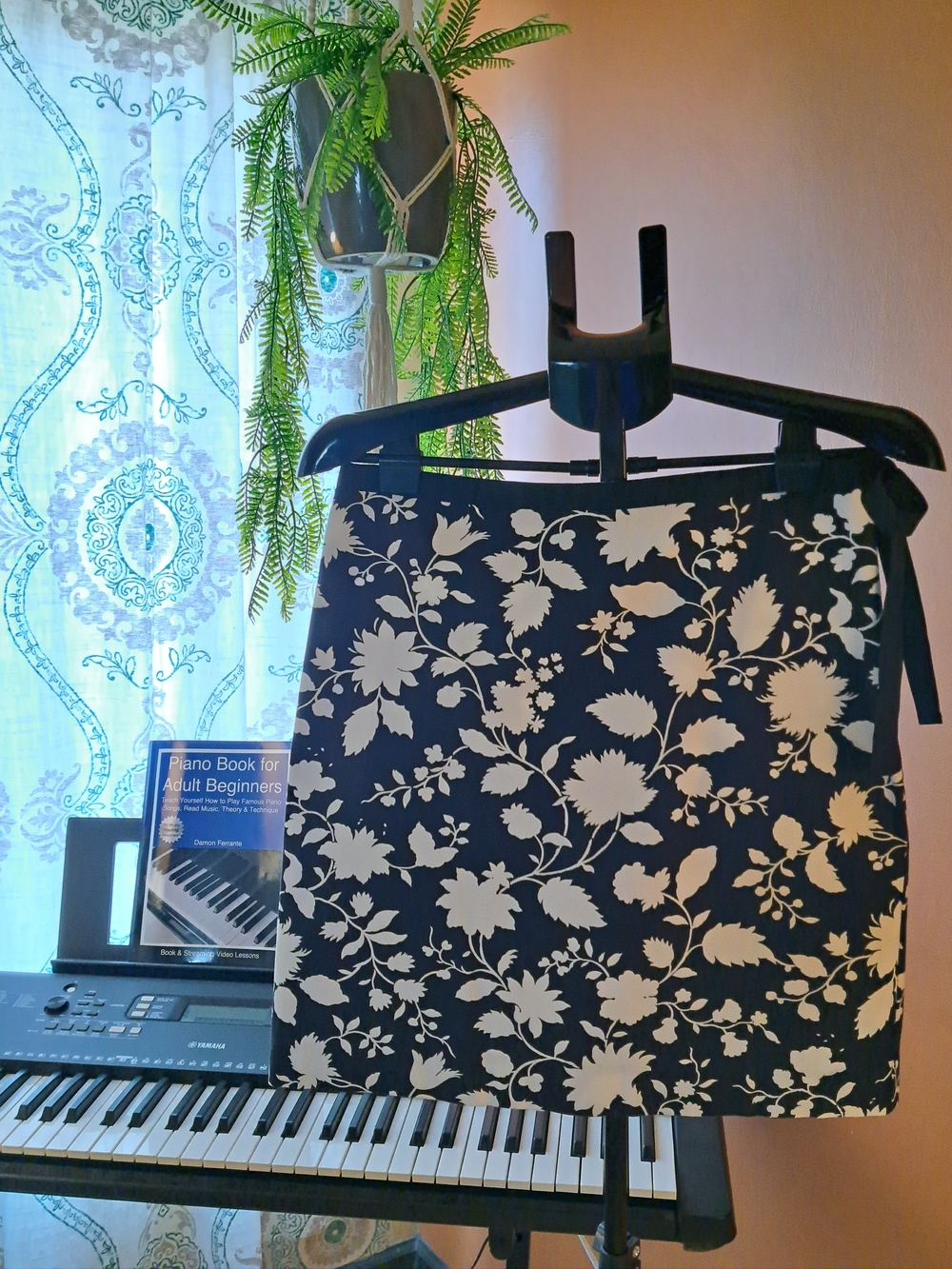 Petite Sophisticate Black & White Floral Tie-Waist Mini Skirt